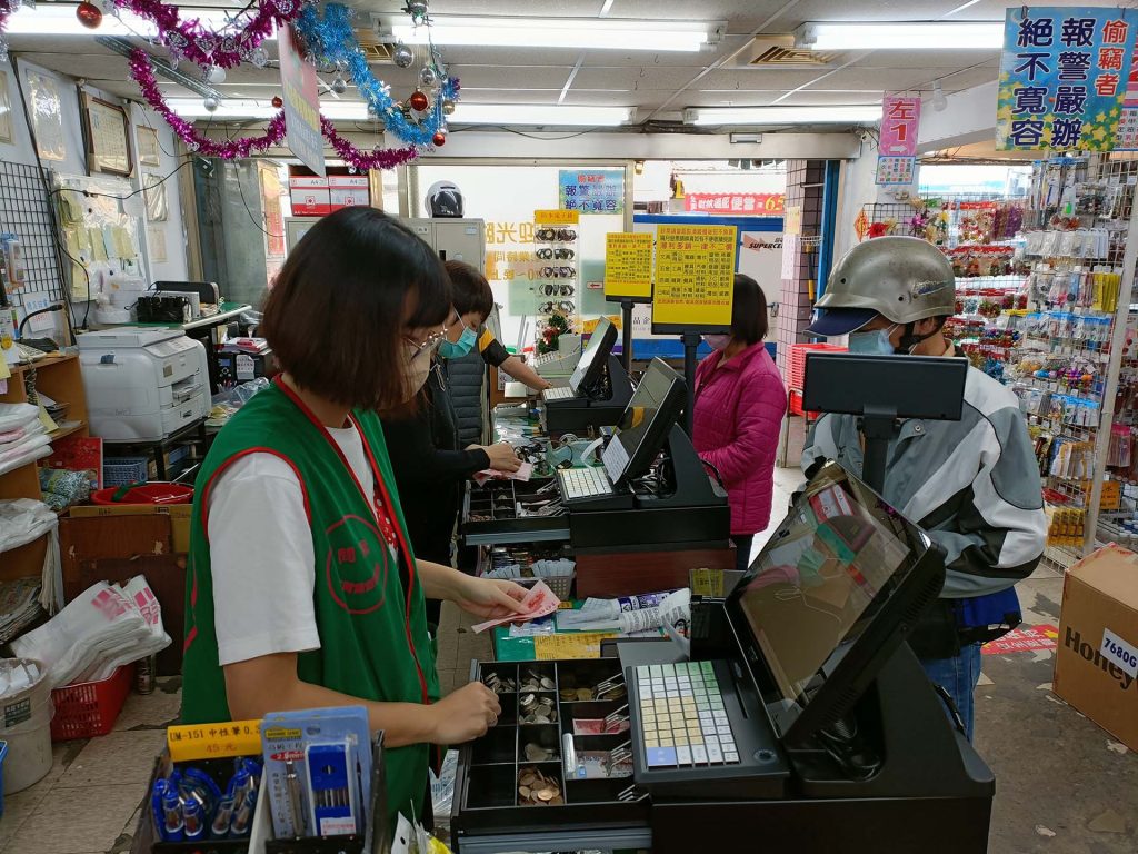 好朋友百貨桃園桃鶯店_零售POS電子發票收銀機系統導入