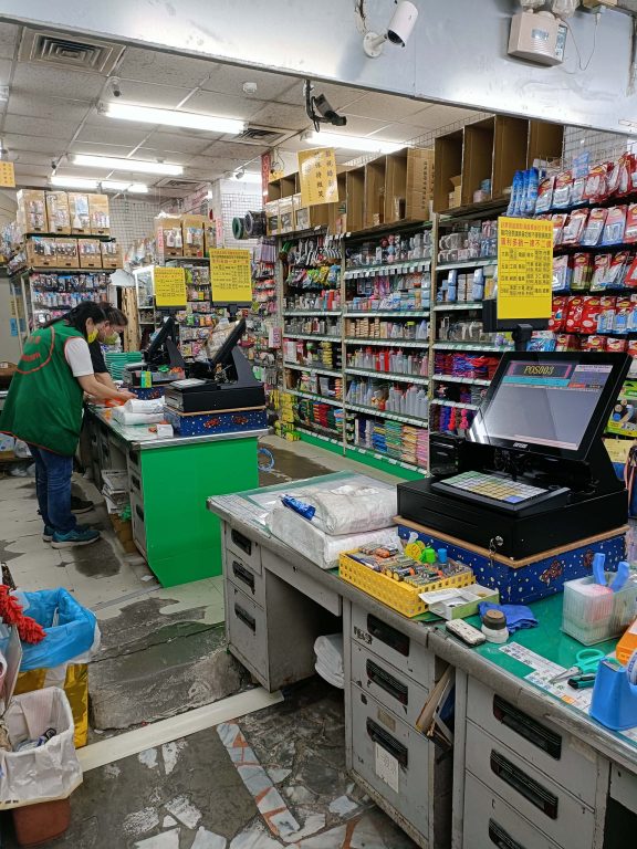 好朋友百貨桃園中正店_零售POS電子發票收銀機系統導入